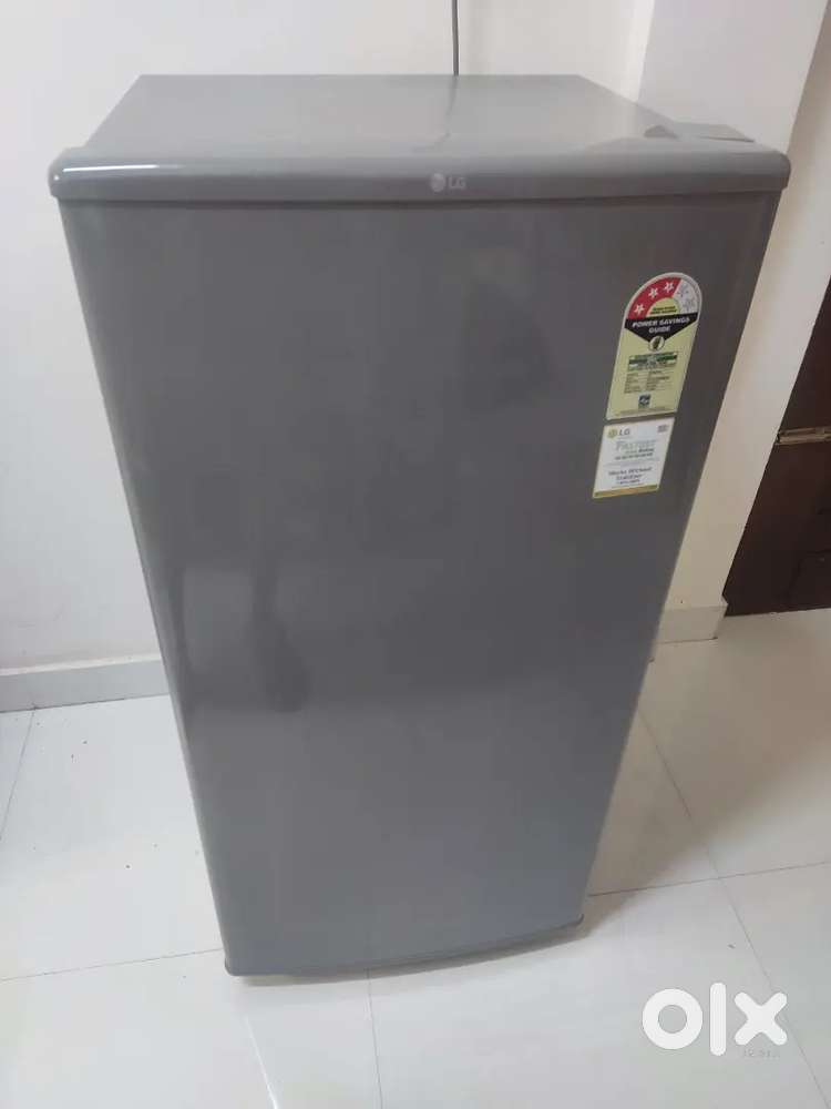 LG Refrigerator 180 litres with freezer, Single door.