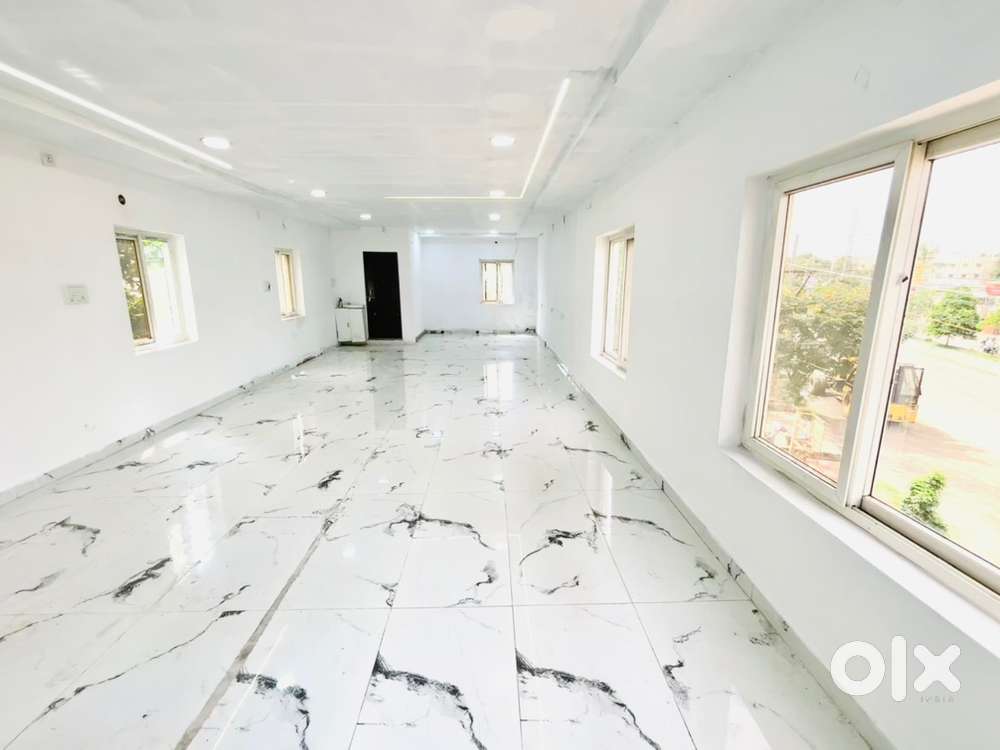 Commercial building for rent