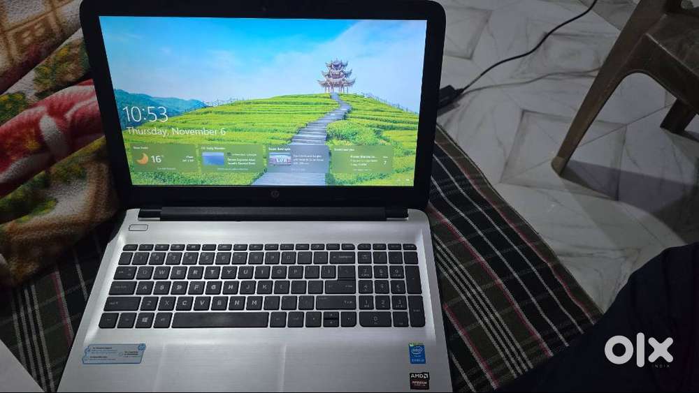 HP Note Book 15-AY005TX with original charger
