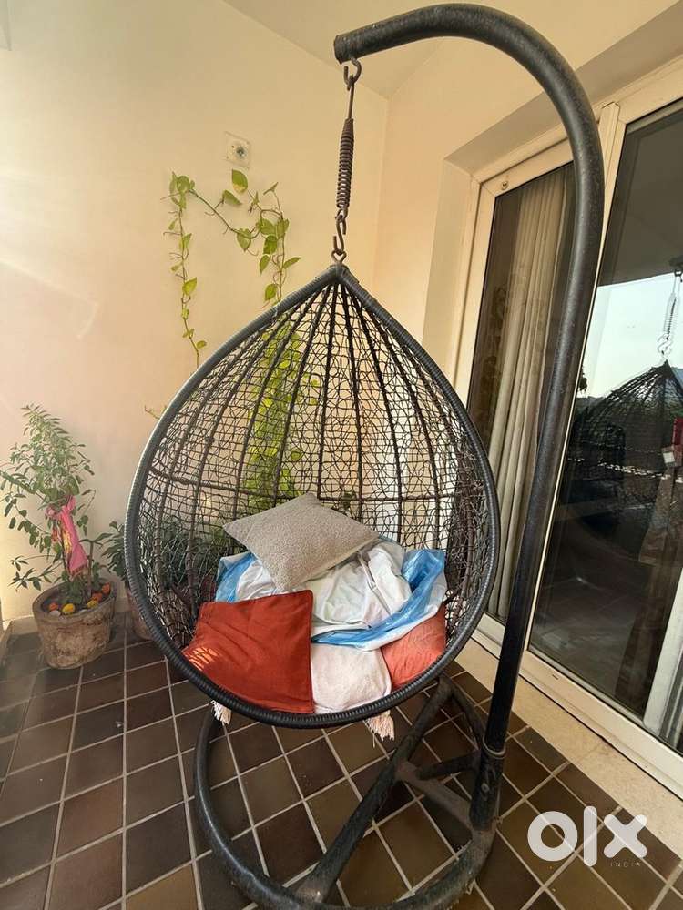 Single swing with stand