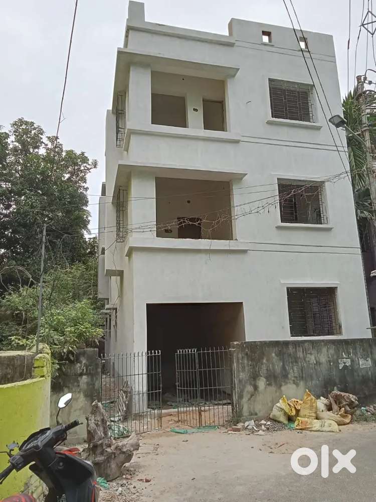 House/ Building contractors..