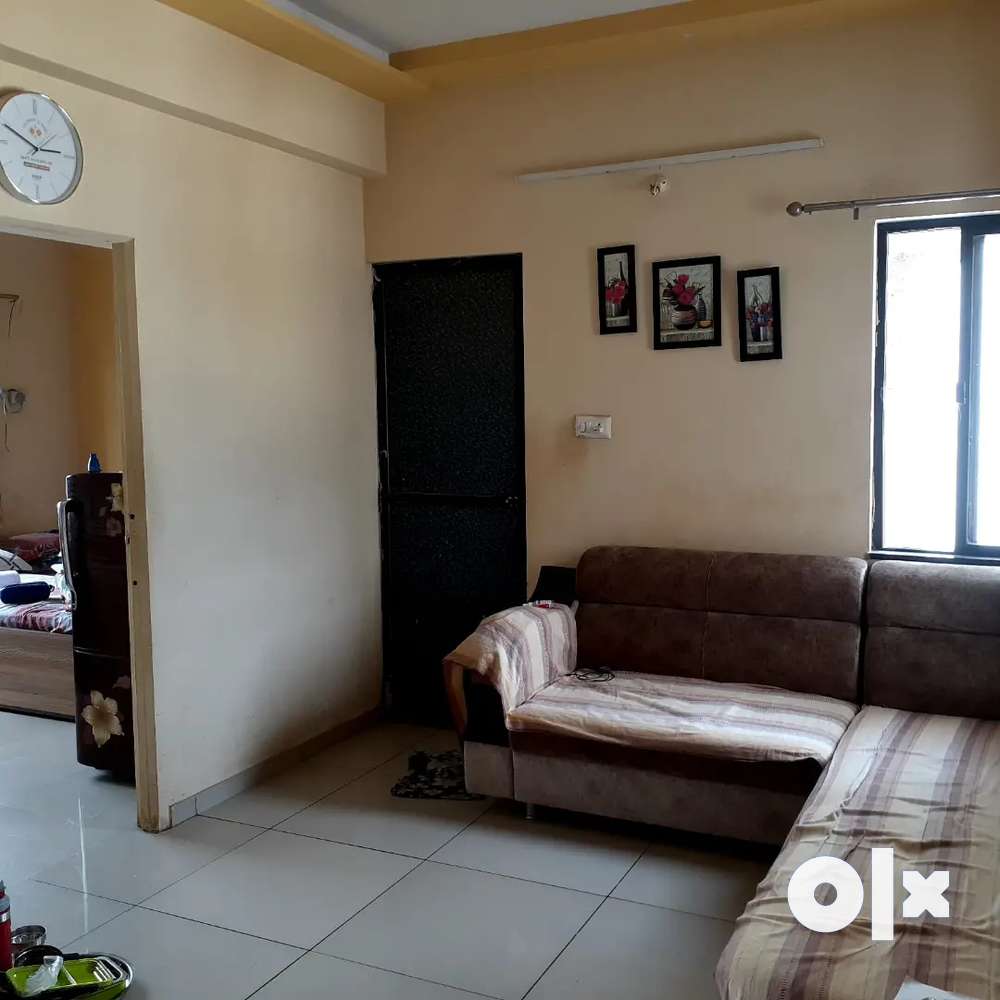 1BHK flat with lift, full water, gas line, and furniture