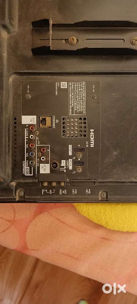 Panasonic VIERA TH-L32XV6D 32 inch LED HD-Ready