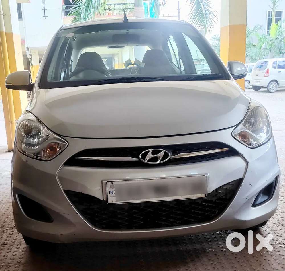 Hyundai i10 2012 Petrol 98000 Km Driven