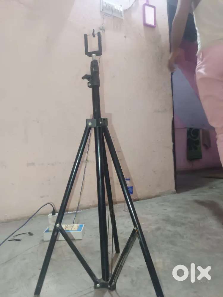 Tripod mobile camera stand
