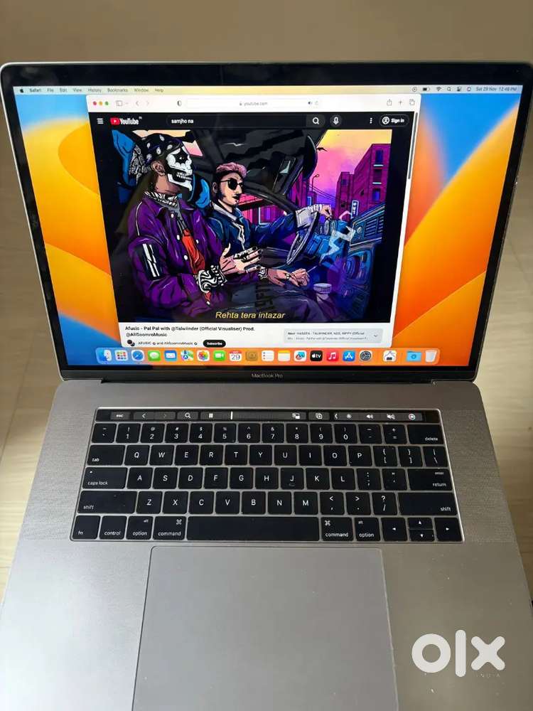 Urgent selling MacBook Pro I7