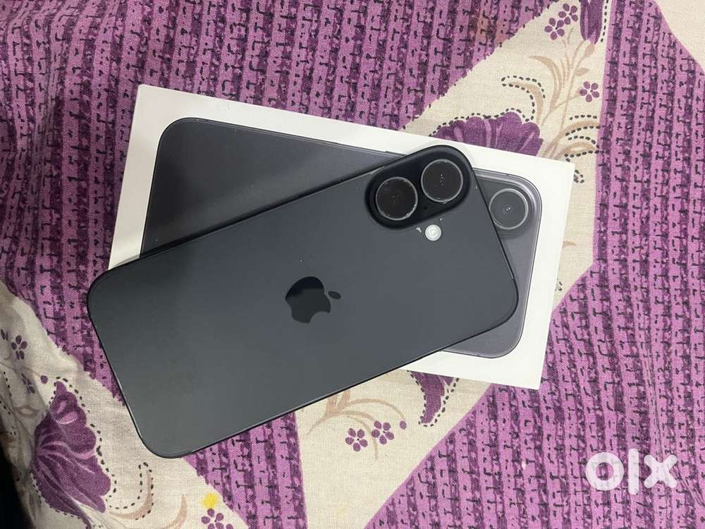 Iphone 16 128 gb only 2 month old battery heath 100 percent