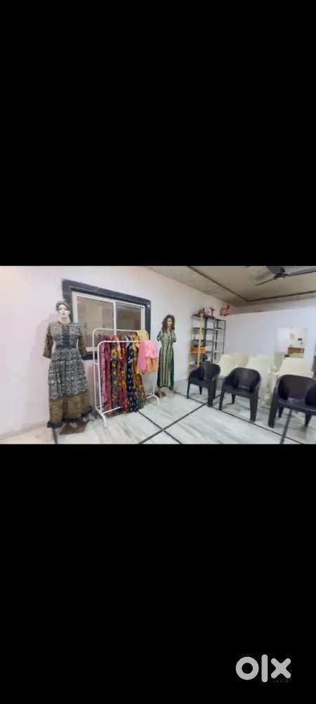 1000 qft Hall Available for Rent With Bathroom