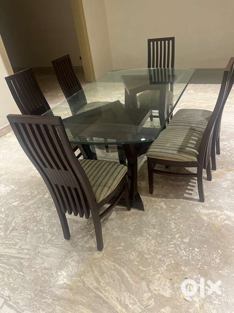 6seater glass top dinning table