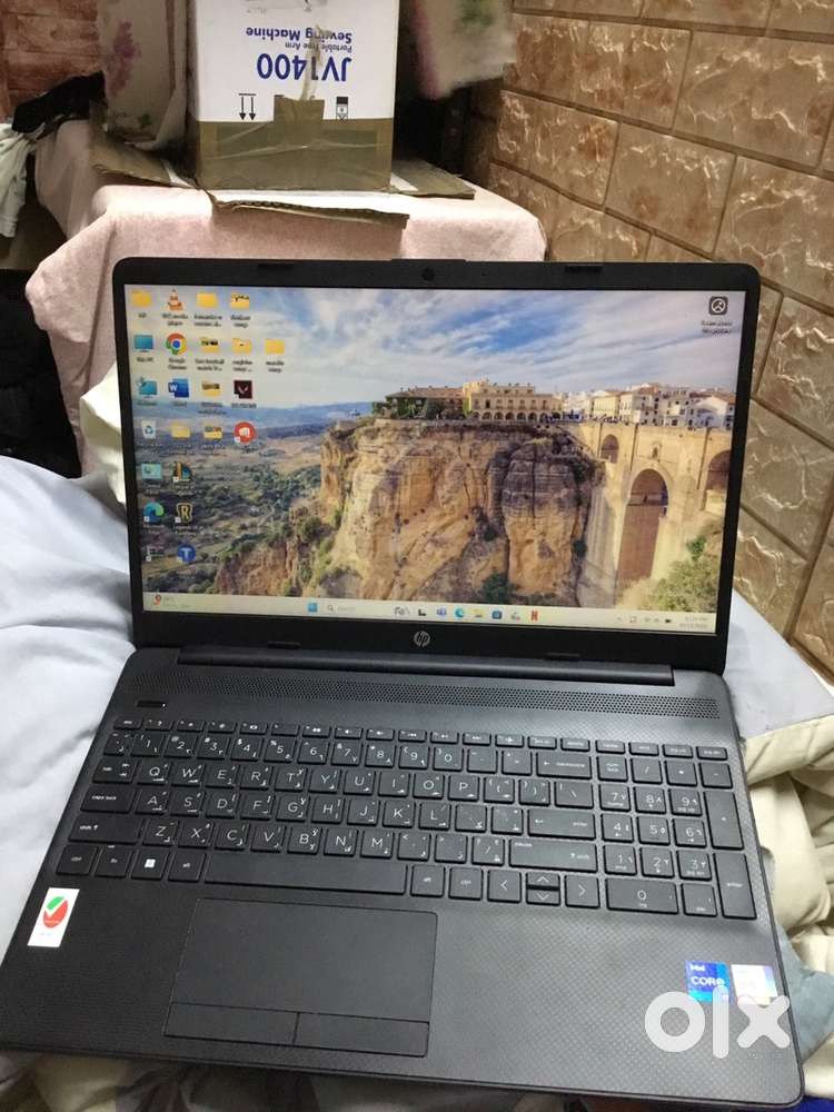 Hp laptop NB-0007 windows 11 home intel core i7 8gb ram 512GB SSD,HD