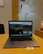 MACBOOK PRO I TOUCHBAR AND TOUCHID