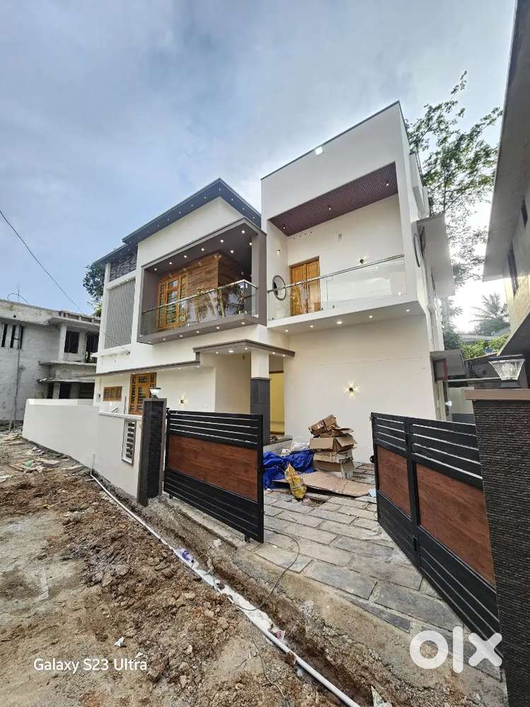 4 BHK HOUSE KAZHAKOOTTAM POTHENCODE