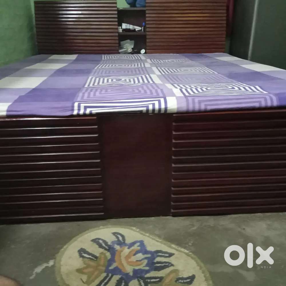 6/7fitt deewan with mattress.