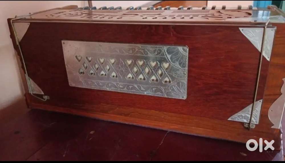 Sale of HAMONIUM New condition. It's urgent