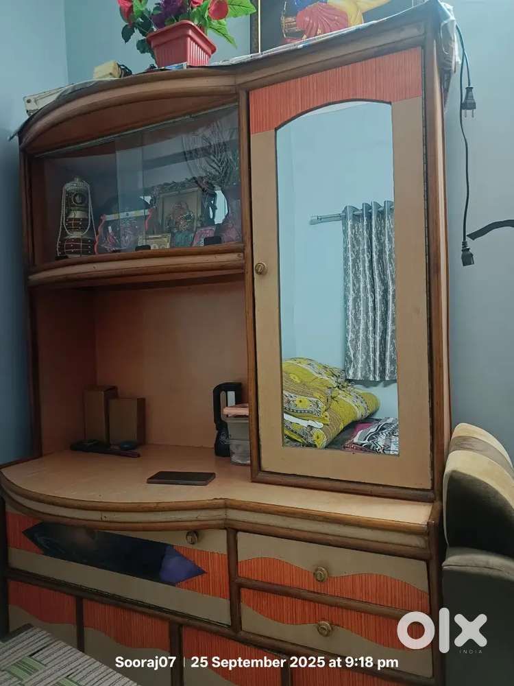 WOODEN Show case HOME