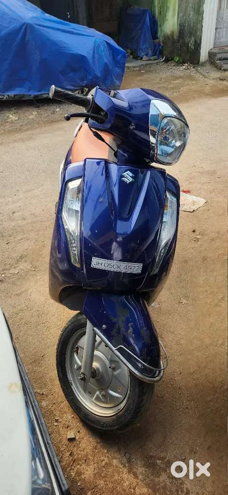 One hand good condition scooty