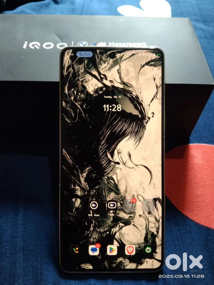 iQOO 12 12/256 BMW edition