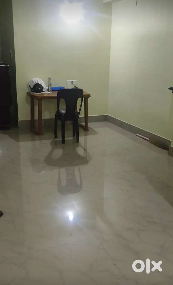 1bhk flat available Near DPS Ahom gaon.rent 9000