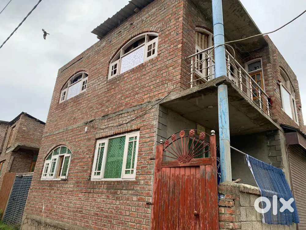 Sell house with shop at hamdania colony bemina sec 12 lane 5 milkiyat