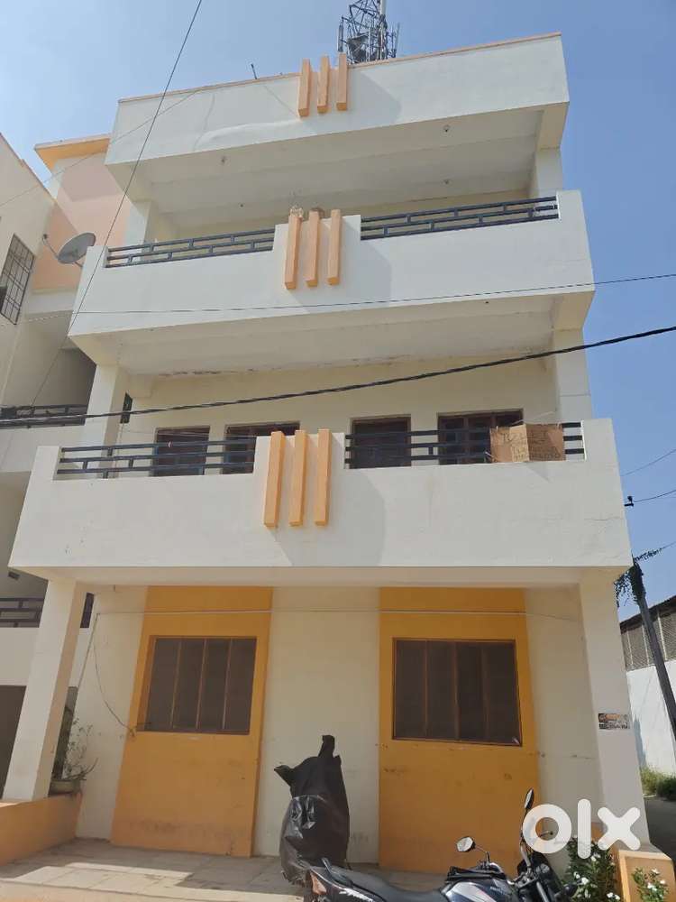 2BKH Flat for rent (prefer Small family)