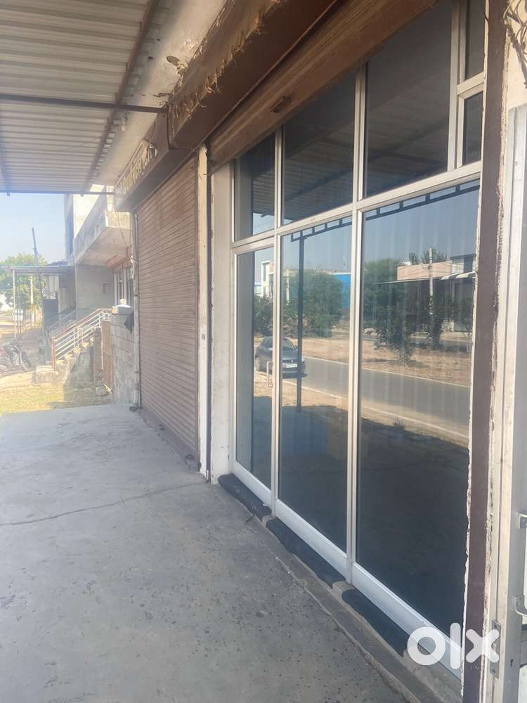 Shop near bhart mata circul