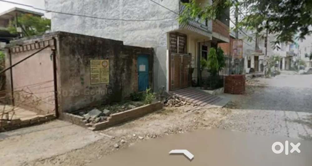 सिंगल पर्सन के लिए एक कमरा उपलब्ध हैं