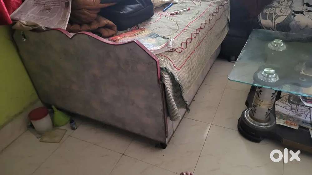 Bed or thakhat