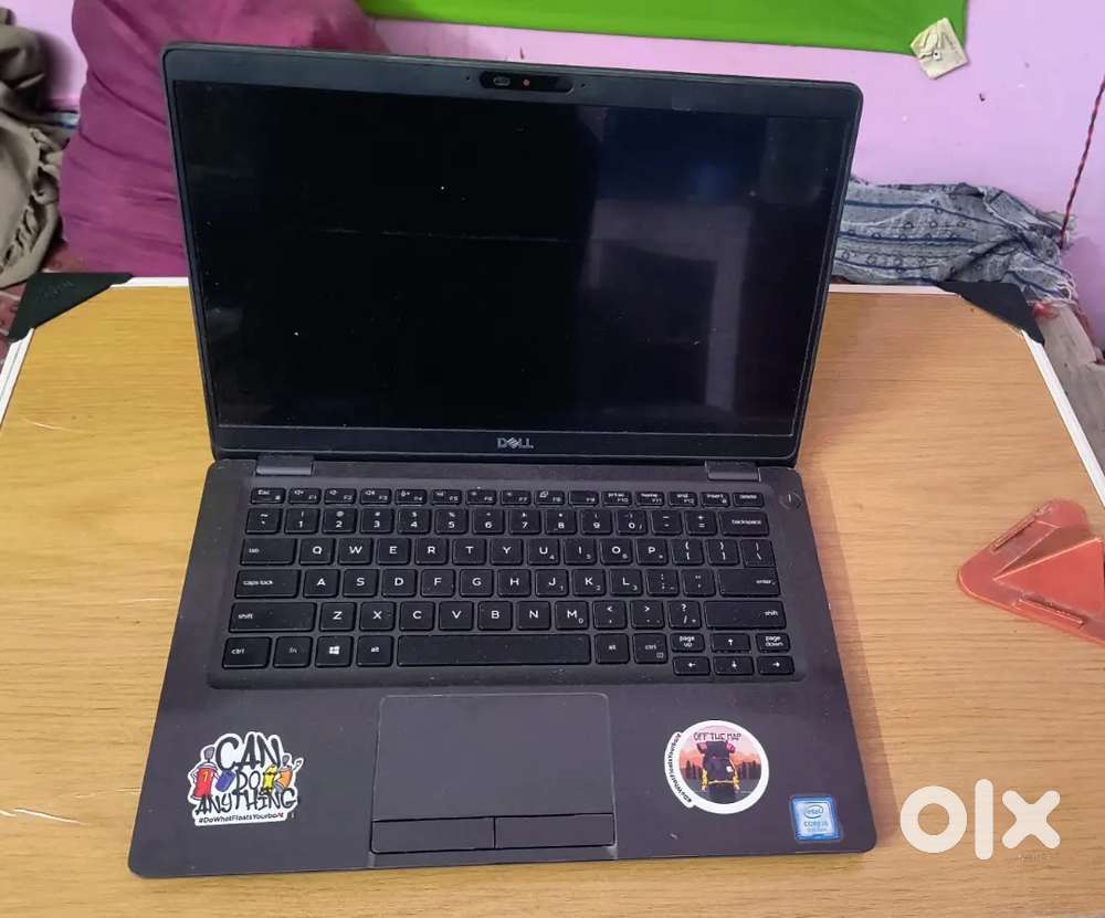 DELL Latitude 5300