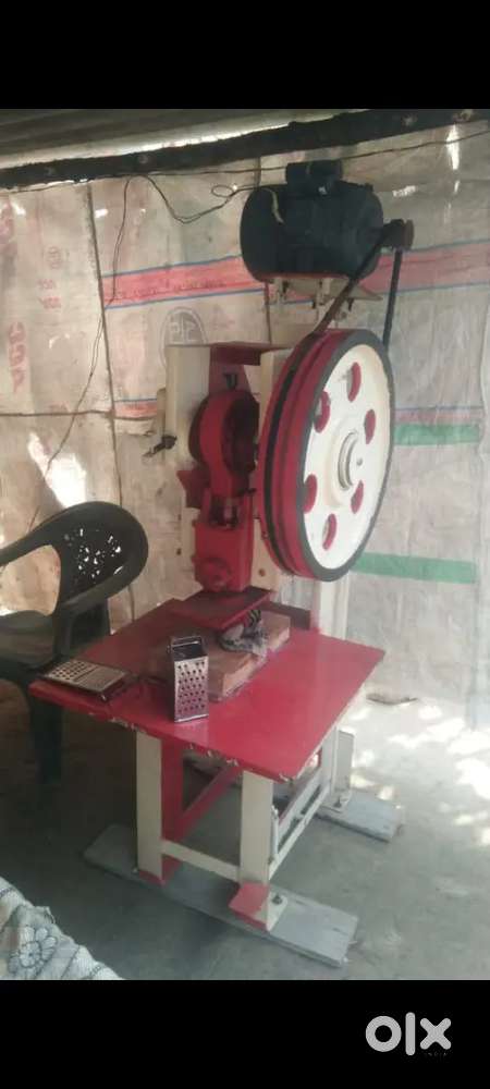 Chappal cutting machine