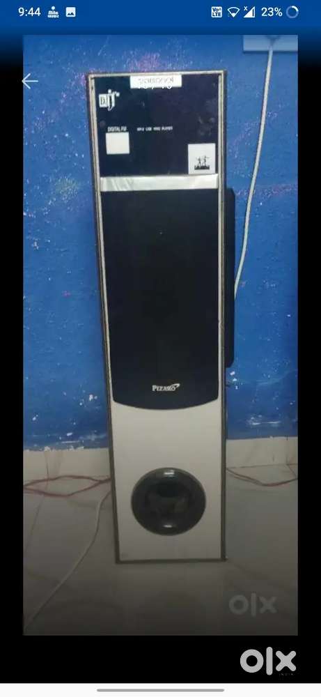 Two tawer speakers