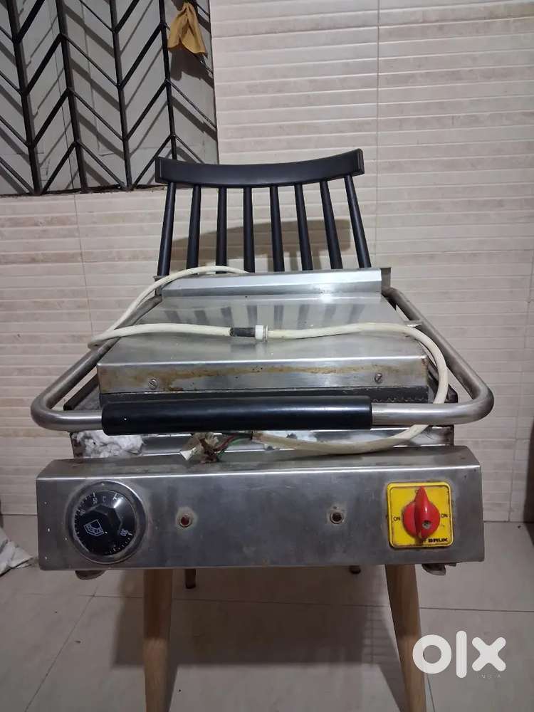 Pizzaoven. jumbosandwichgriller. Industrial mixer. Potato peeler