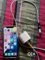 i phone 11 (with Charger)