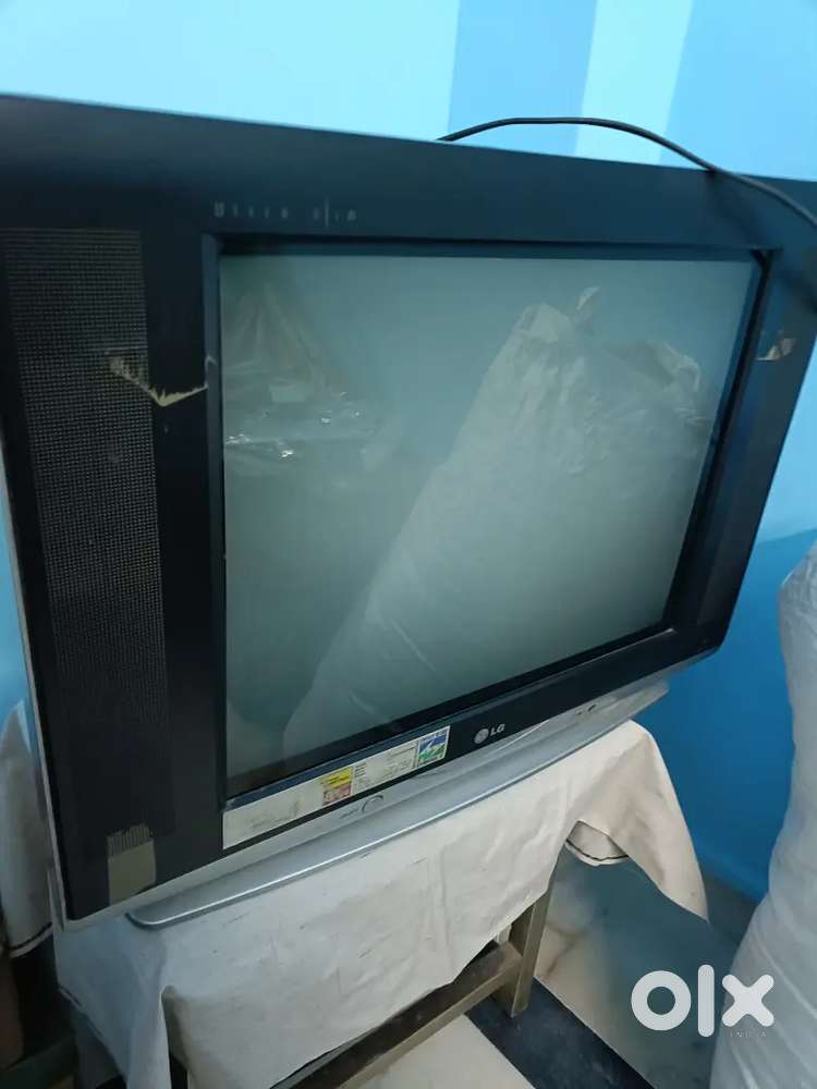 L G T V box and tv remote