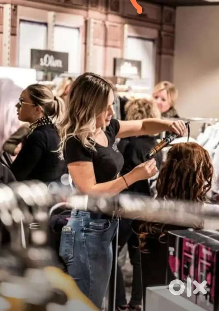 Lady Beautician