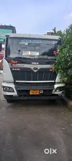 Mahindra 12-Chakka Truck for Sale – 2016 Model