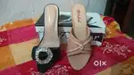 Women fancy sleeper and heels 320 jodi loose h or 320 jodi fancy hain
