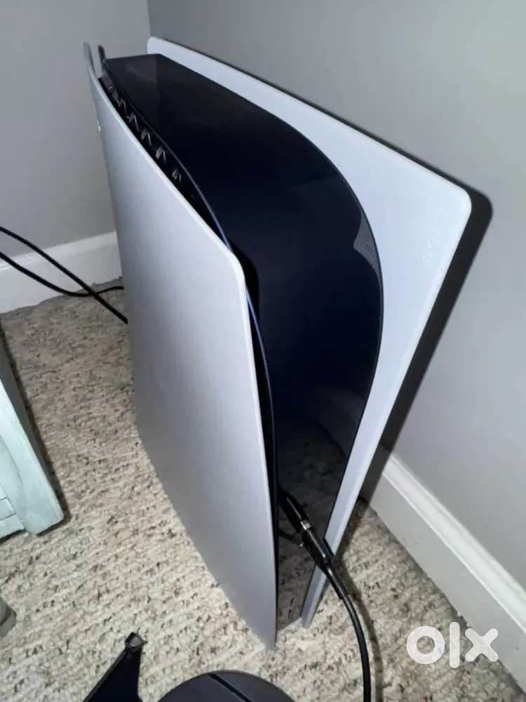 Sony PlayStation 5 Disc Edition 825GB Home Console - White