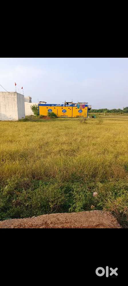 Diverted plot in mohlai chhatagad road  on main road