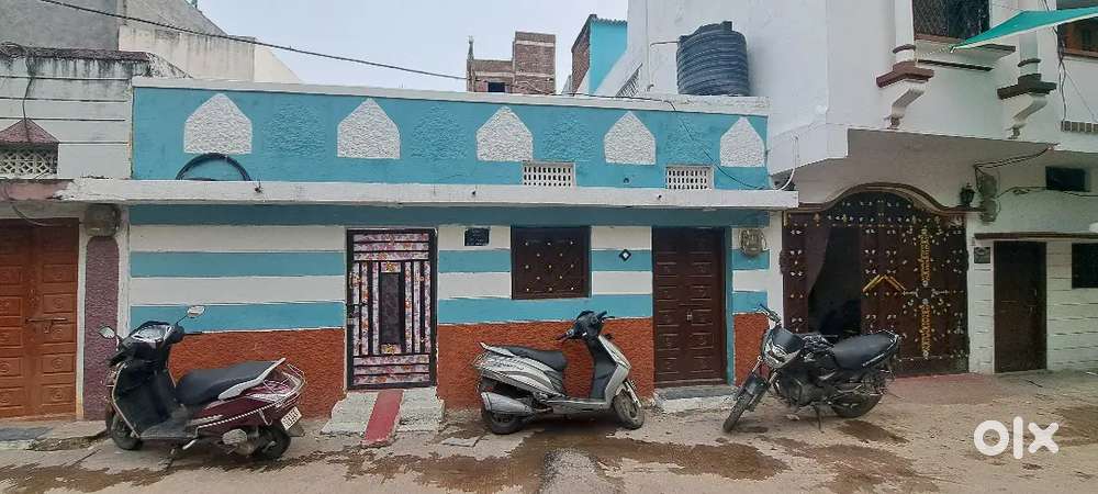 House for sale 100 sq.yd wahed colony rein bazar prime location.