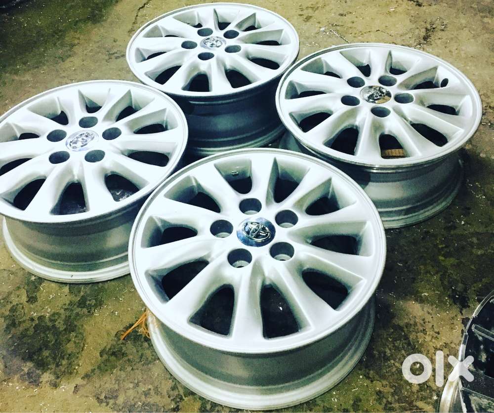 INNOVA ALLOY WHEELS 15 INCHES (VERY GOOD CONDITION)