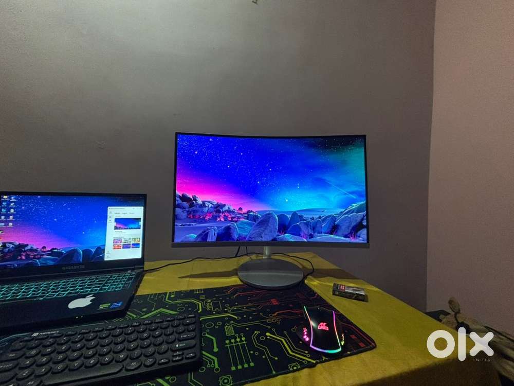 Samsung Full HD Curved 30’’ inch Desktop Montior