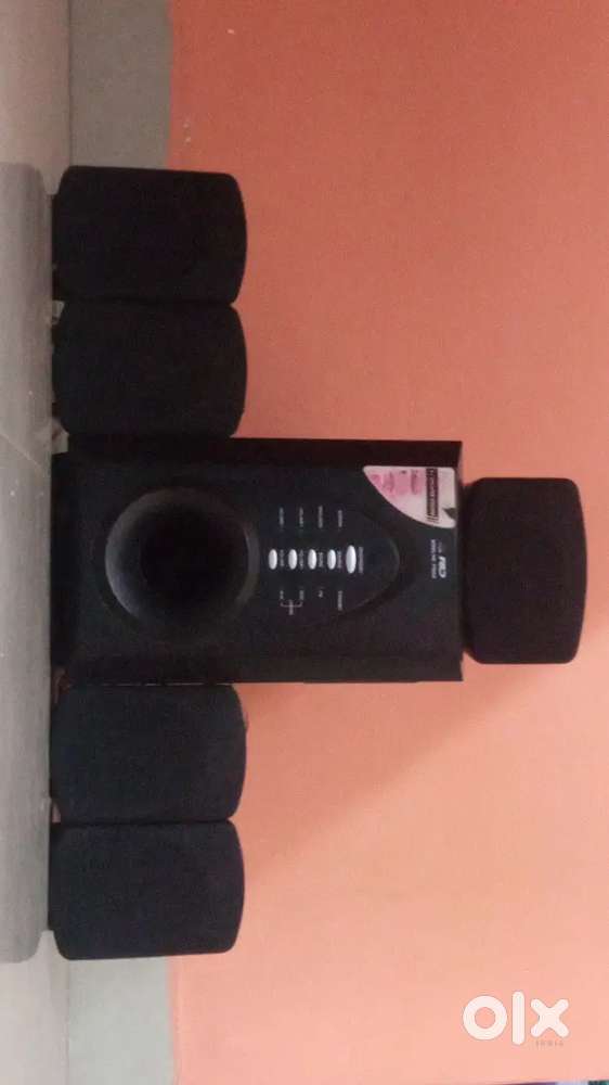 F&D 5.1 channel home theatre speaker system,  F700UF model.