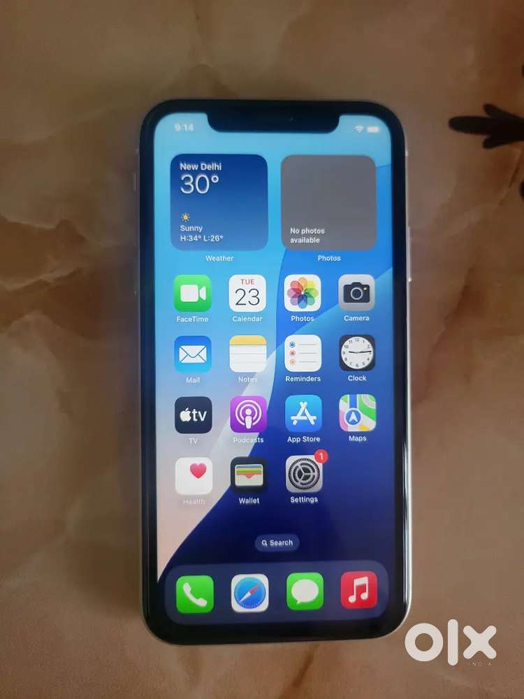 Iphone 11 64 gb new condition scratchless