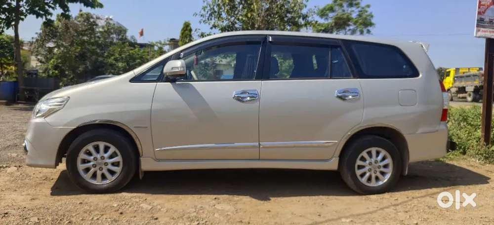 Toyota Innova 2014 Diesel Well Maintained