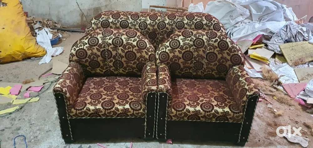 इस से सस्ता और अच्छा 5 सीटर सोफा सेट कहीं नहीं  ले जाएं मात्र ₹5000 मे