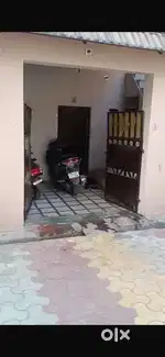 Mukta parshad m sector 8 m makan bechna hai