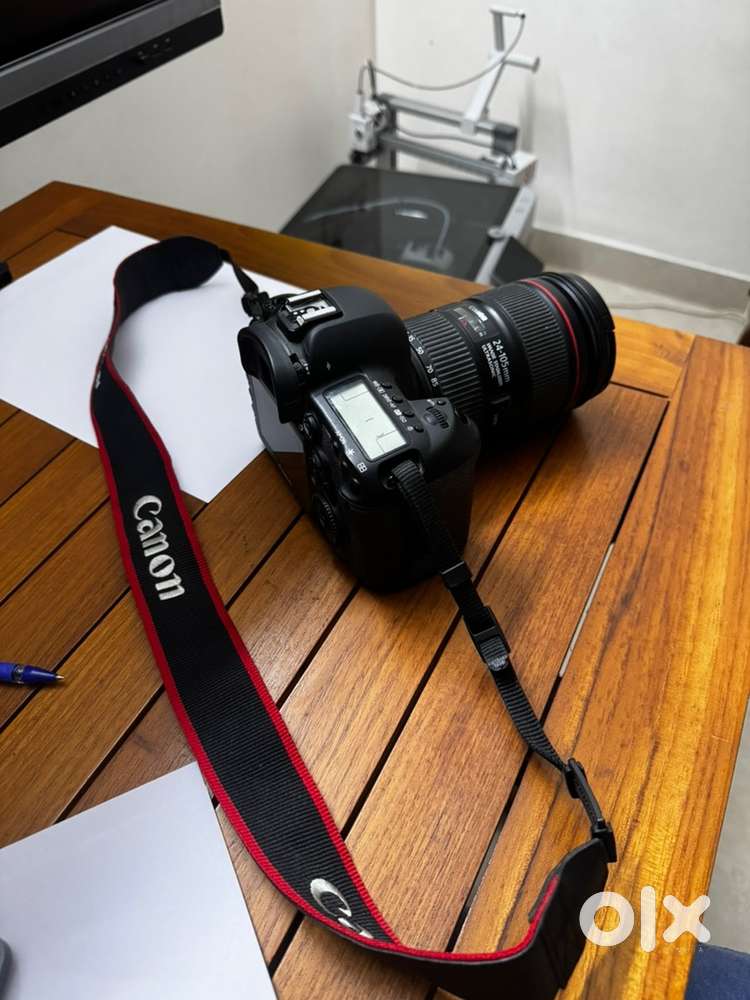 Canon EOS 5D Mark IV DSLR camera