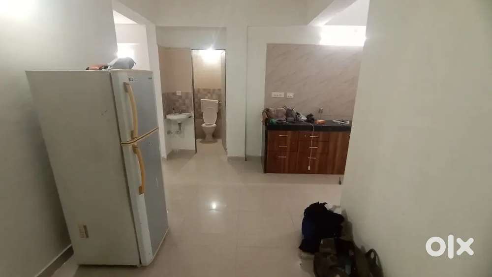 3.5bhk semi furnish flat for rent at samta Suresh bhajia