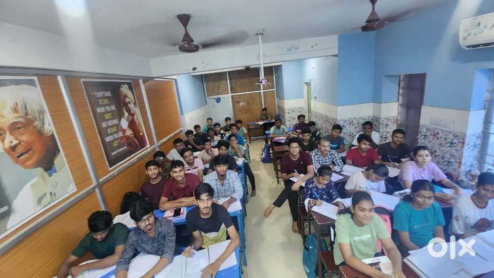 PHYSICS/MATHS TEACHER