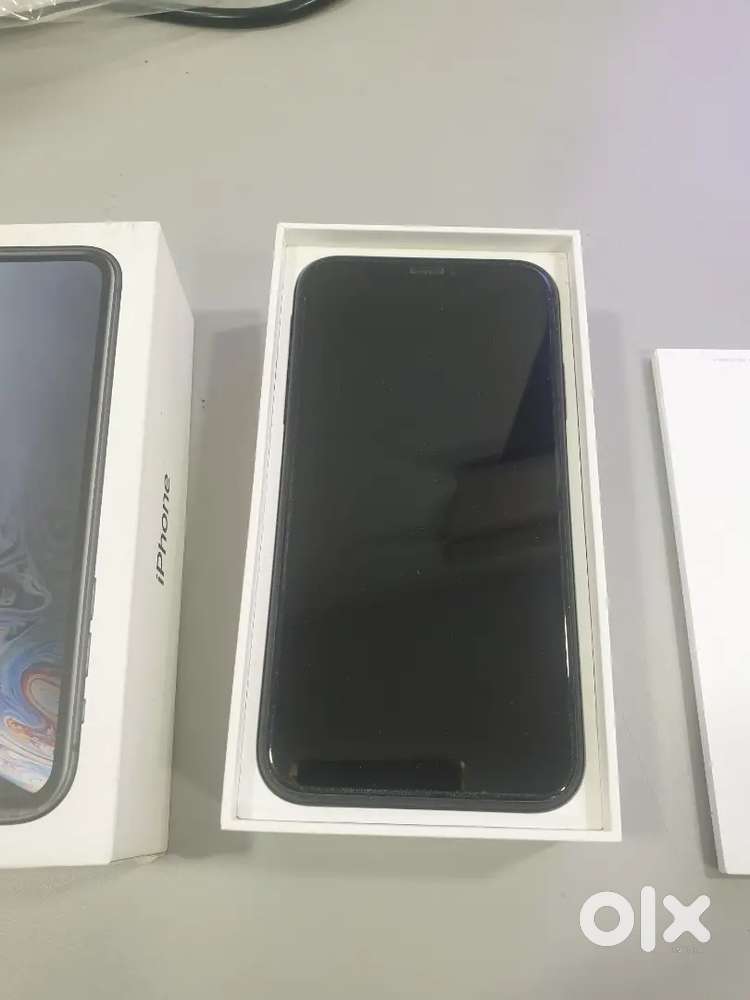 iPhone XR,  64GB